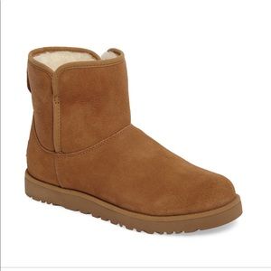 UGG Cory Boots